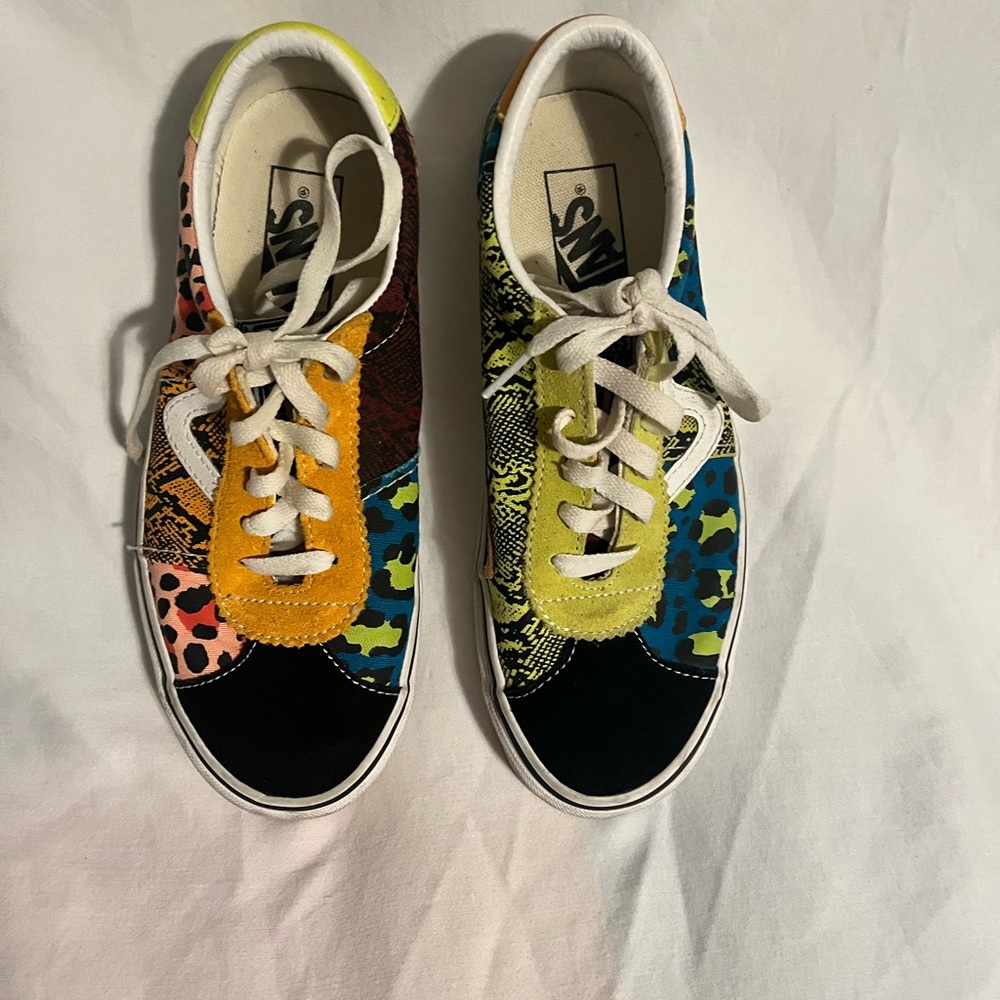 Vans Off the Wall unique shoes size 7